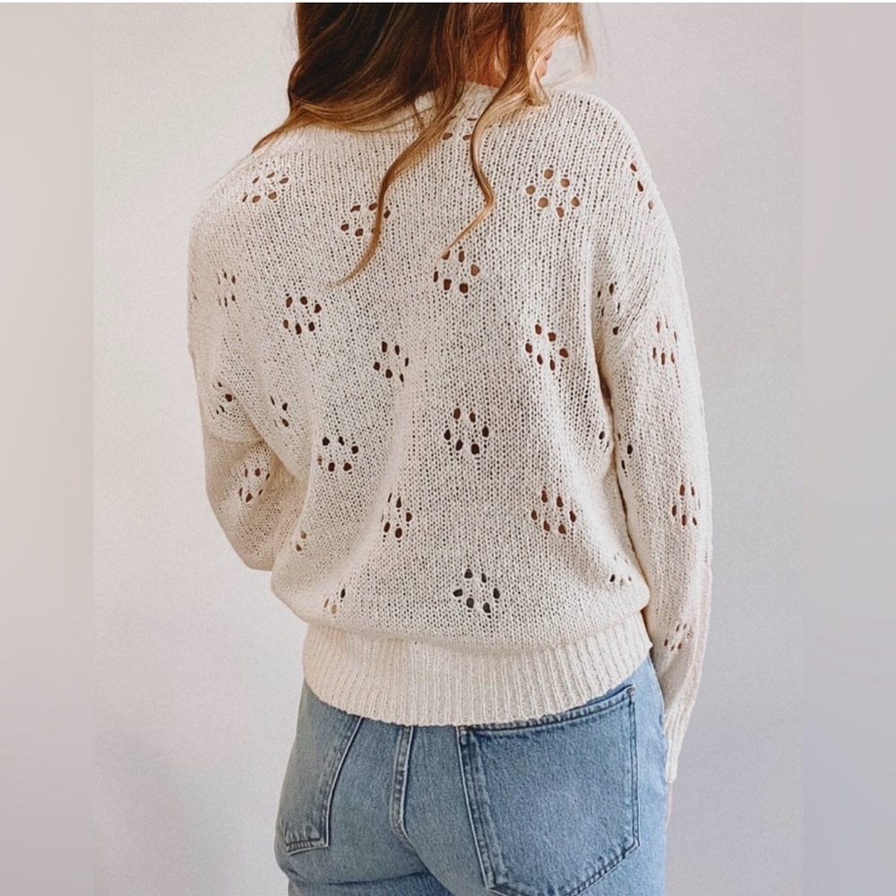 ASTR Cream V-Neck Sweater - Picture 3 of 9